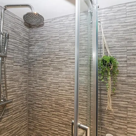 Lily Уиндермир